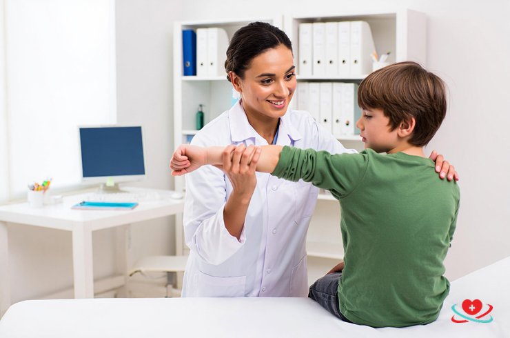 Мальчик на приеме у врача